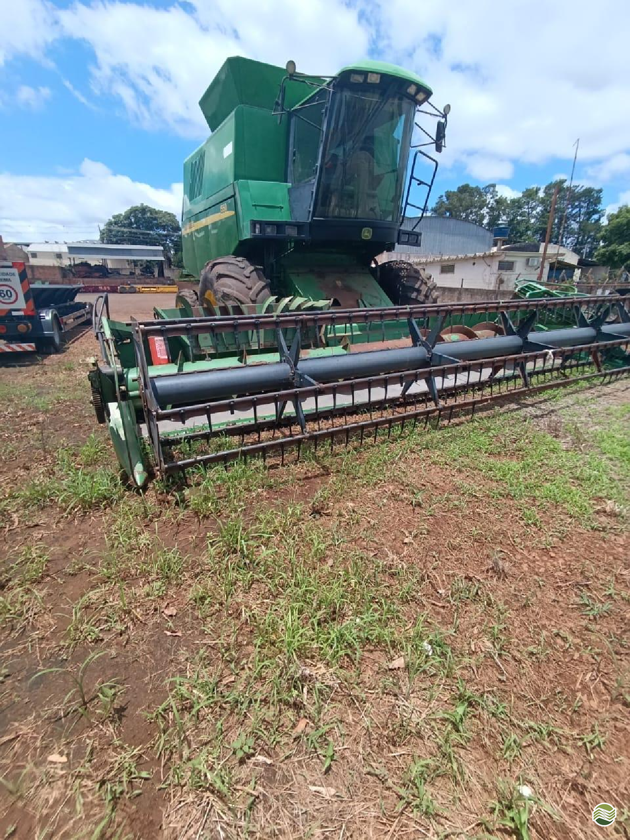 COLHEITADEIRA JOHN DEERE JOHN DEERE 1550 Marcão Tratores UBERABA MINAS GERAIS MG